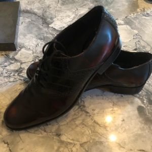 Like new Cole Haan shoes.